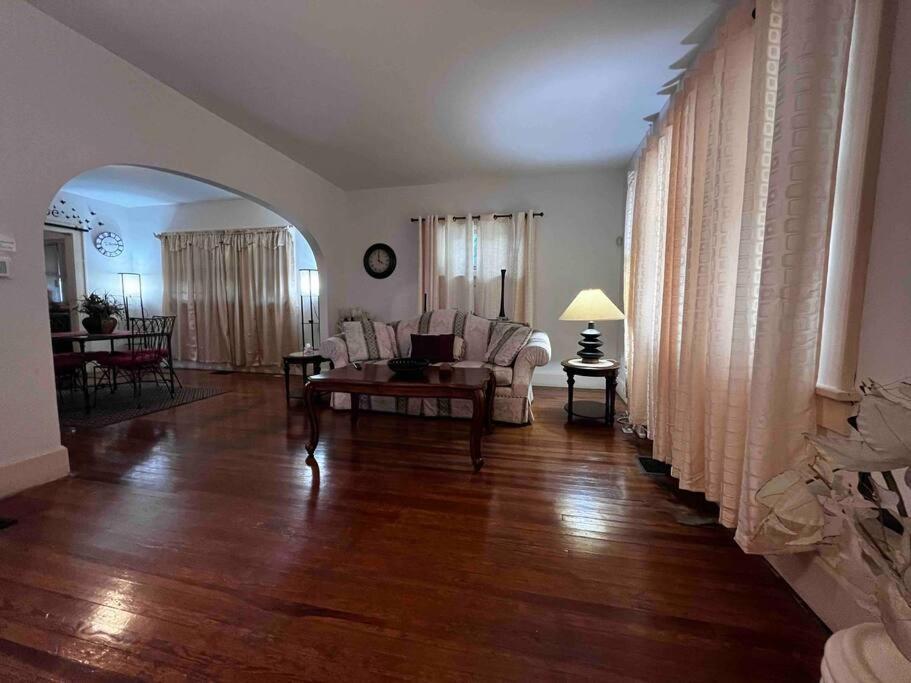 Comfortable 2-Bdrm Spacious Home With Wifi & Patio Indianapolis Eksteriør billede